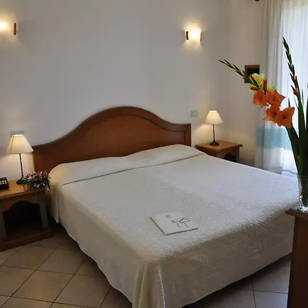 乐安福尔酒店 3*