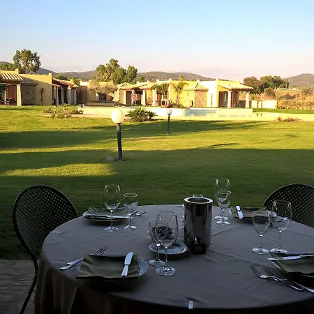 乐安福尔酒店 3* 维拉西米乌斯